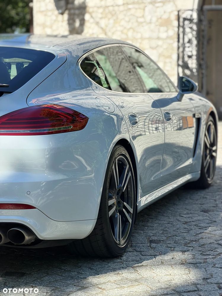 Porsche Panamera 4S - 5