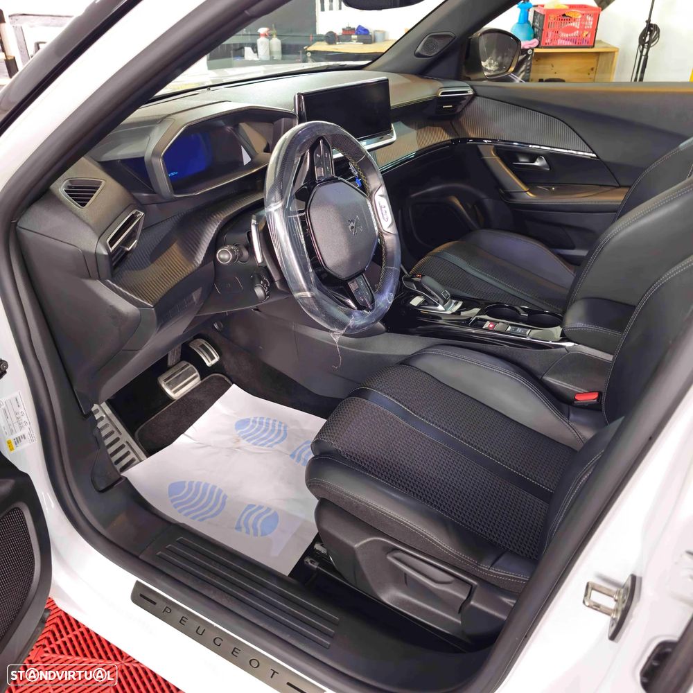 Peugeot 2008 1.2 PureTech GT EAT8 - 9
