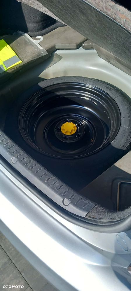 Toyota Avensis 1.8 Luna - 19