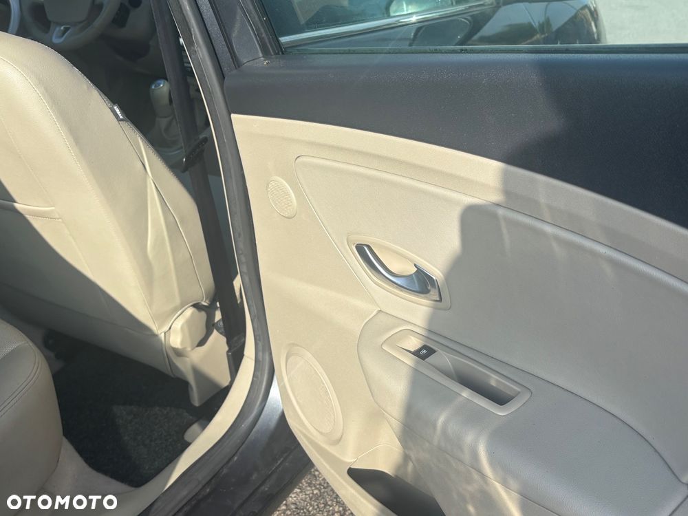 Renault Fluence 1.6 16V 110 Dynamique - 21