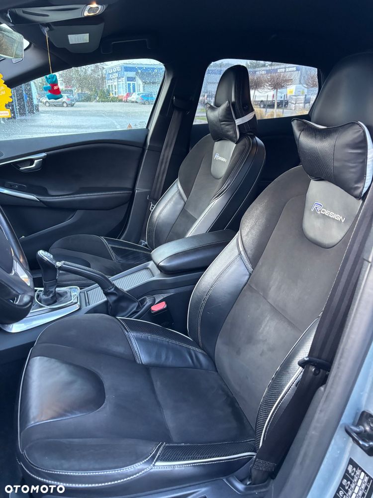 Volvo V40 D2 R Design - 6