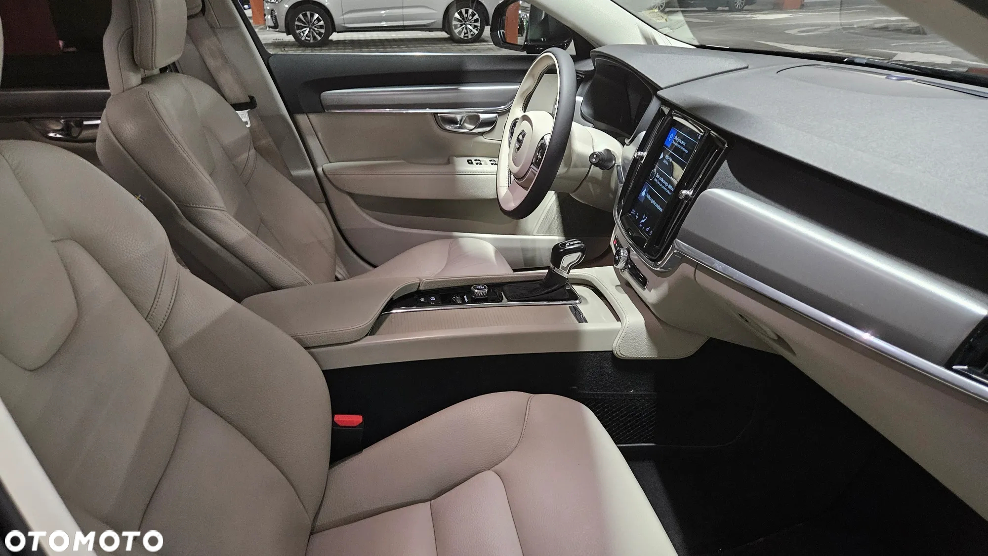 Volvo V90 D4 Momentum - 18