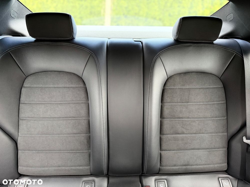Mercedes-Benz Klasa C 200 4-Matic 9G-Tronic - 26
