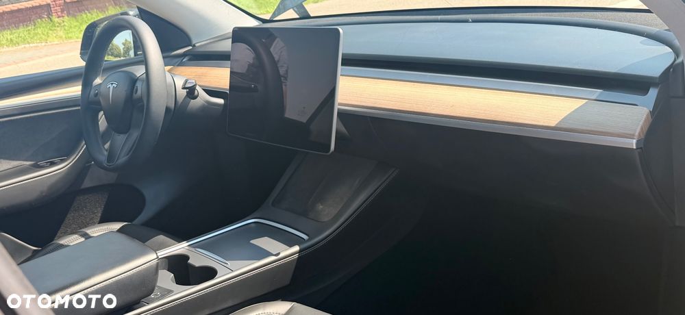 Tesla Model Y Long Range Dual Motor AWD - 10
