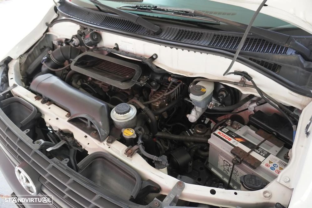 Toyota HiAce 2.5 D-4D Service 2.8T - 18