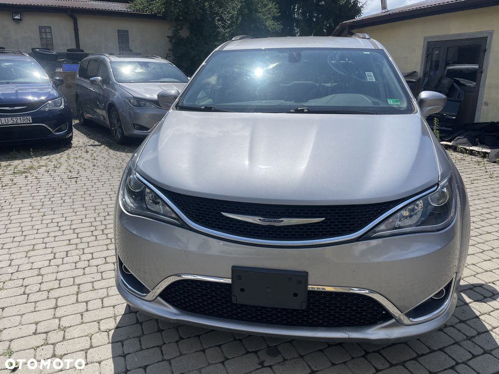 Chrysler Pacifica - 19