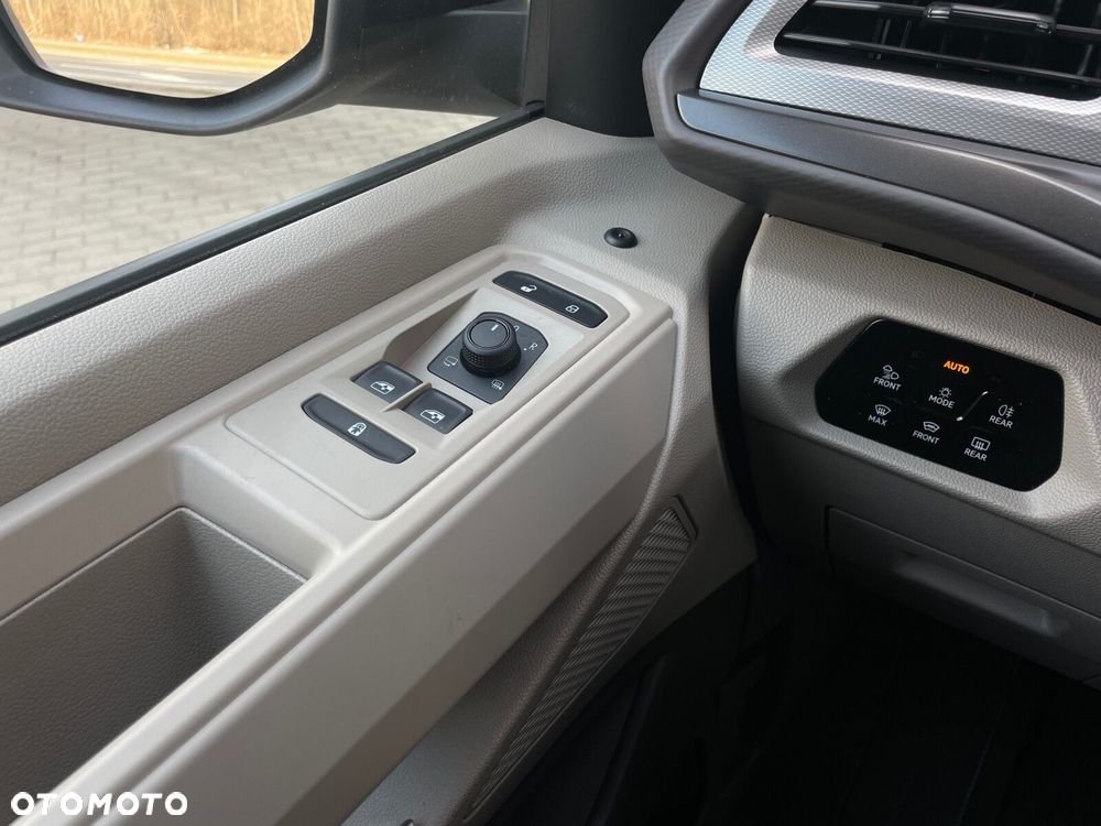 Volkswagen california Nowa California Coast silnik: 2,0 l TDI SCR 150 KM / skrzynia biegów: 7-biegowa DSG rozstaw osi: 3124 mm - 21