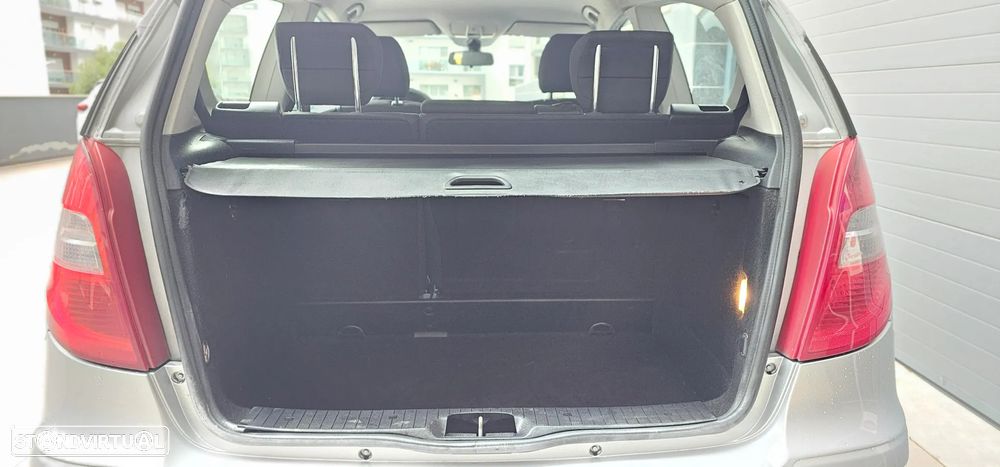 Mercedes-Benz A 160 CDi Avantgarde BlueEfficiency - 11