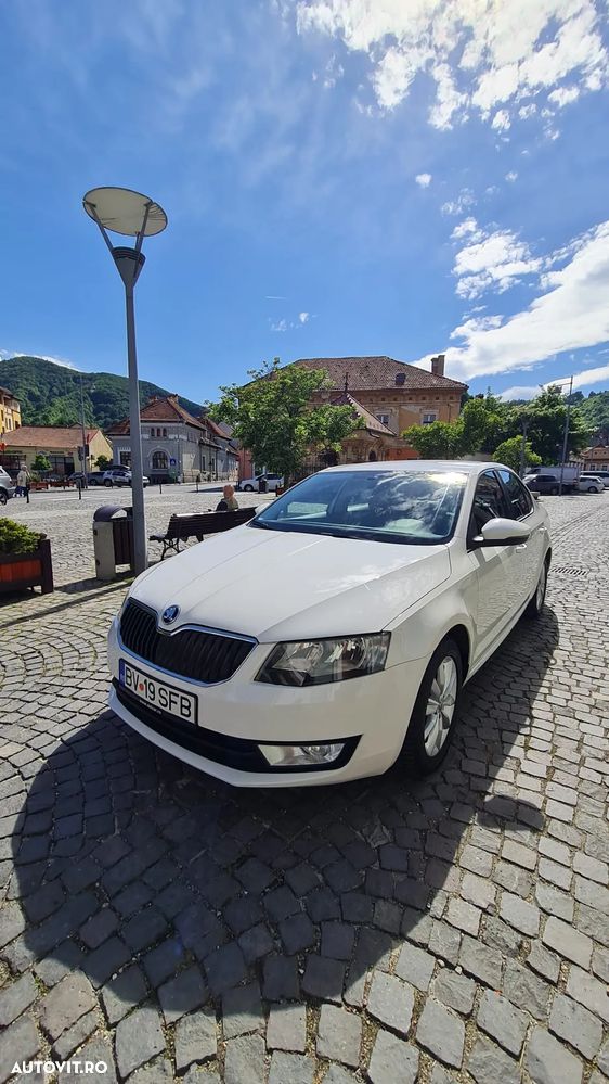 Skoda Octavia 2.0 TDI DSG Style - 2