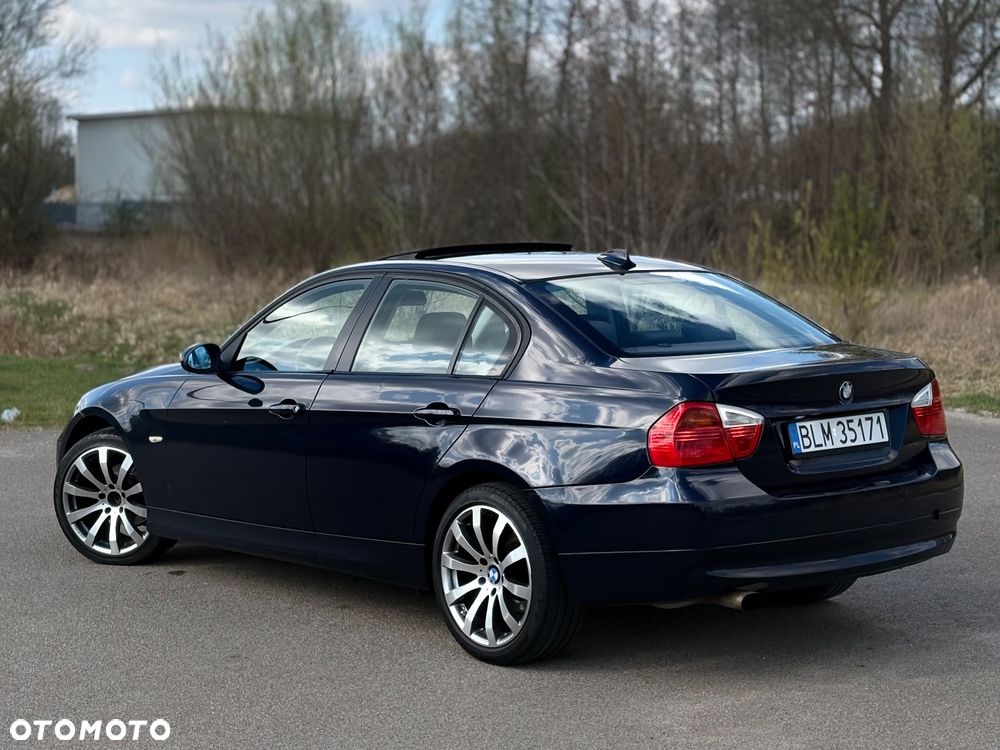 BMW Seria 3 320i - 4