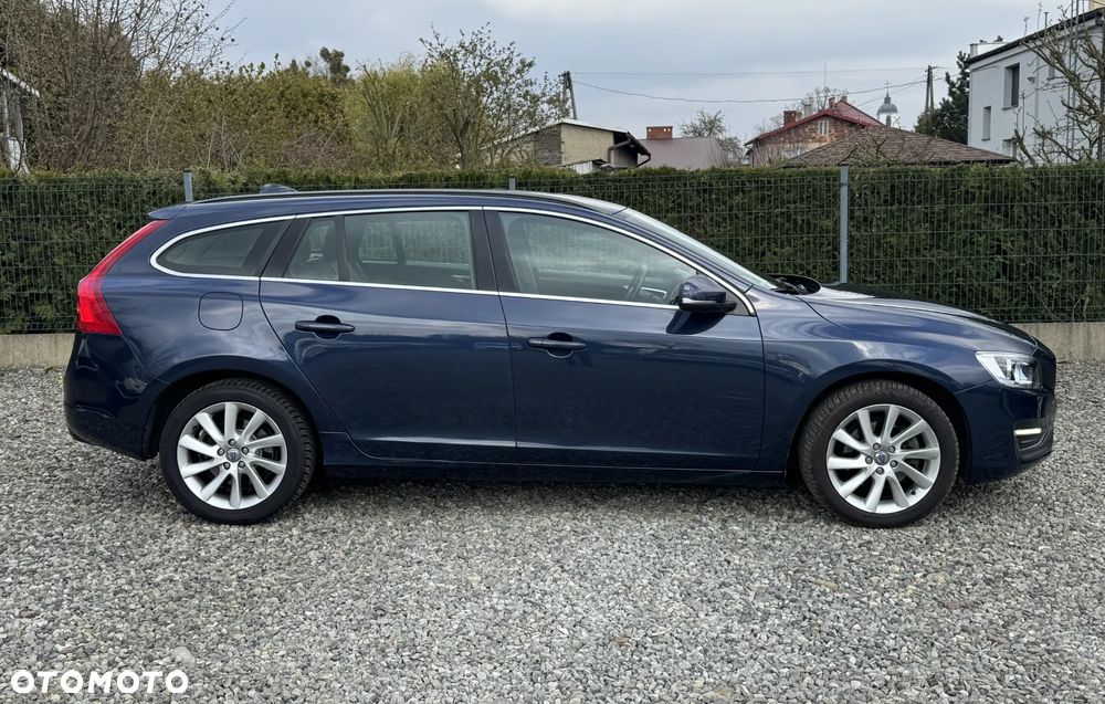 Volvo V60 D2 Summum - 6