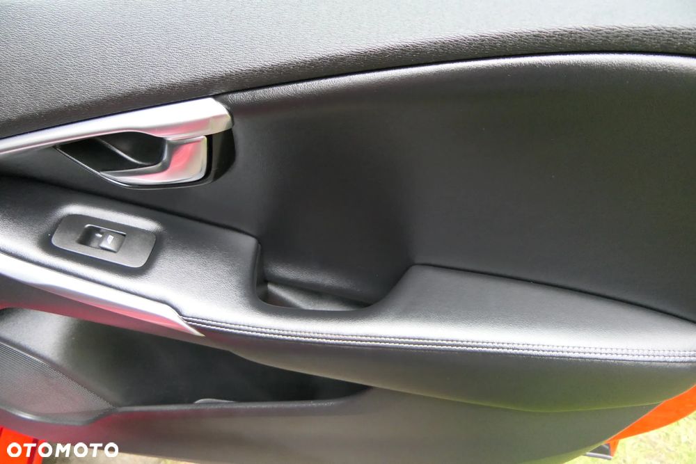 Volvo V40 D2 Drive-E R-Design Momentum - 32