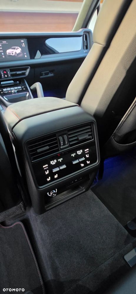 Porsche Cayenne - 15