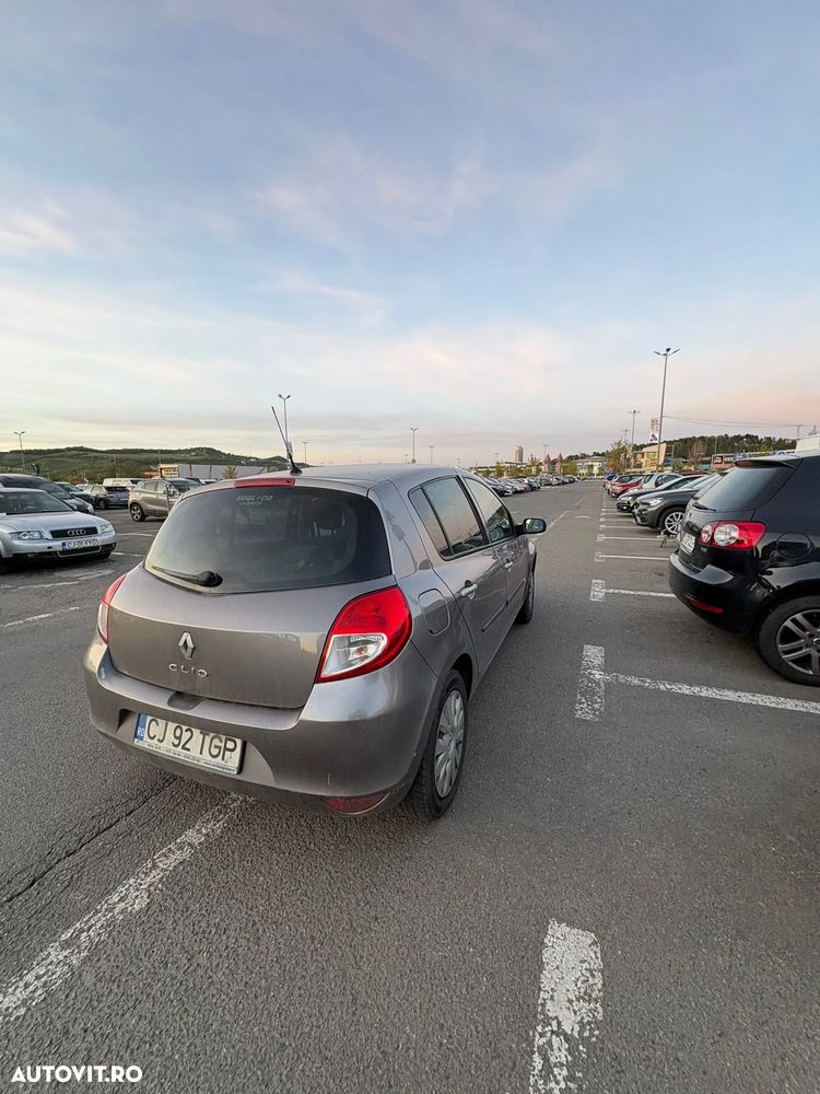 Renault Clio III 1.2 16V Extreme - 4