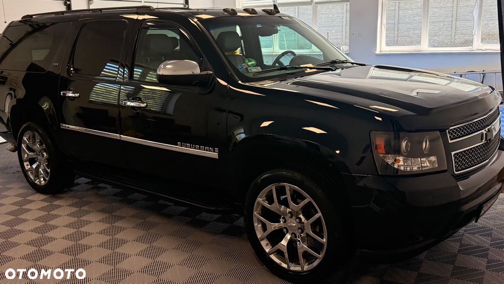 Chevrolet Suburban - 9