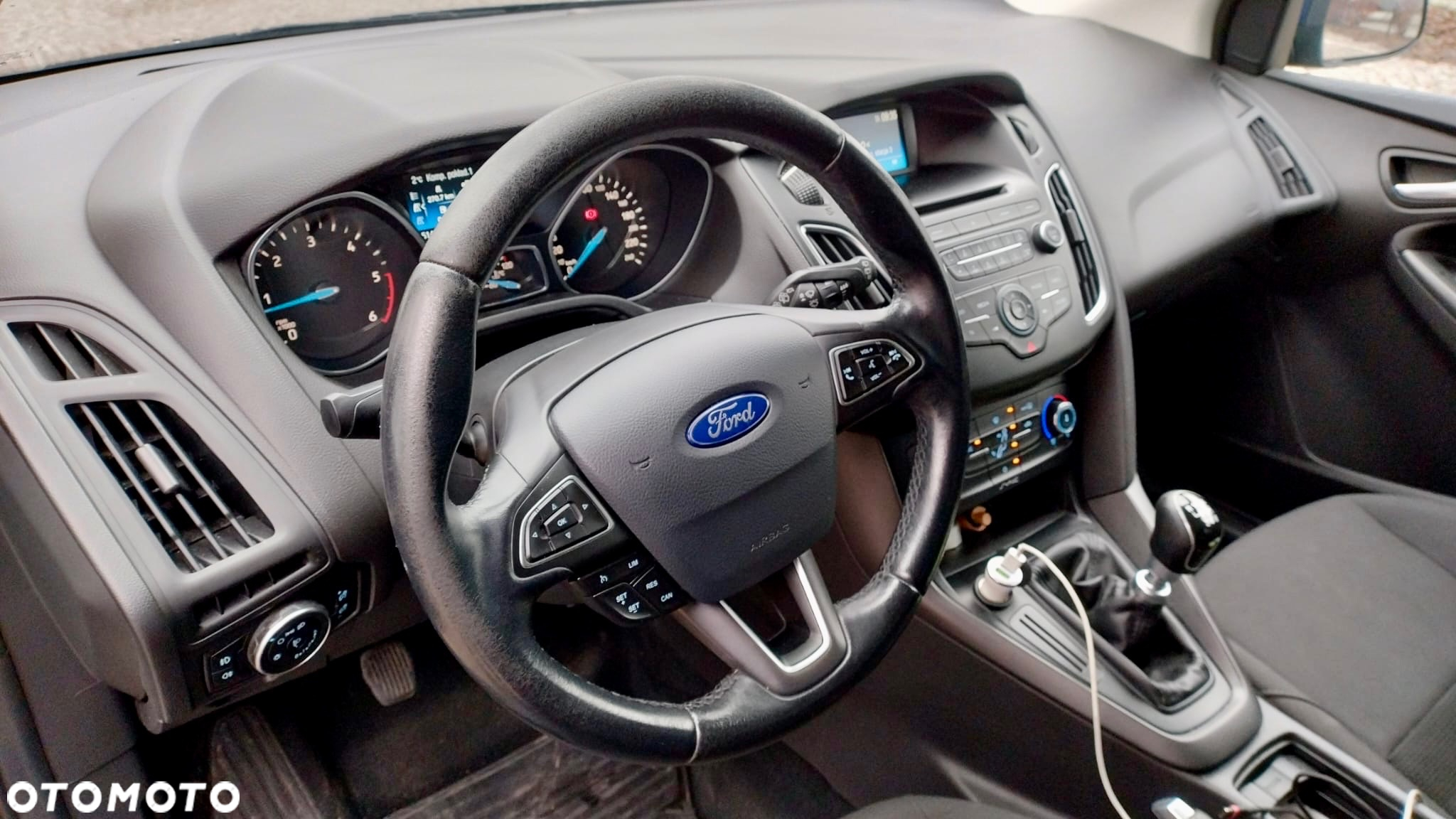Ford Focus 1.5 TDCi SYNC Edition - 25