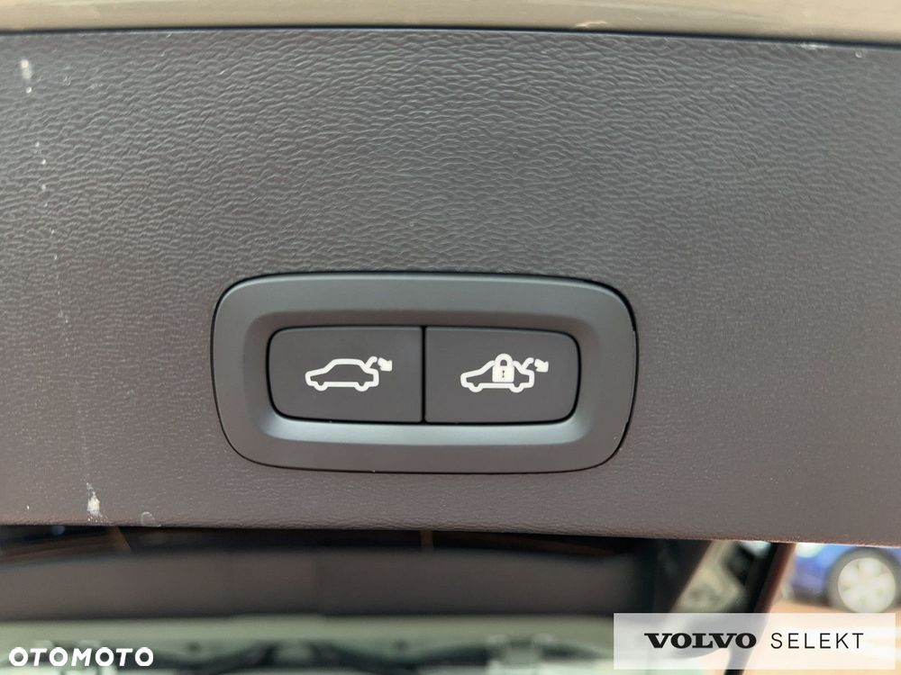 Volvo XC 40 B4 Ultra Dark - 19