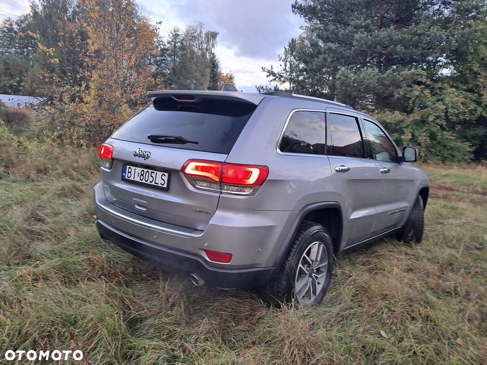 Jeep Grand Cherokee - 14