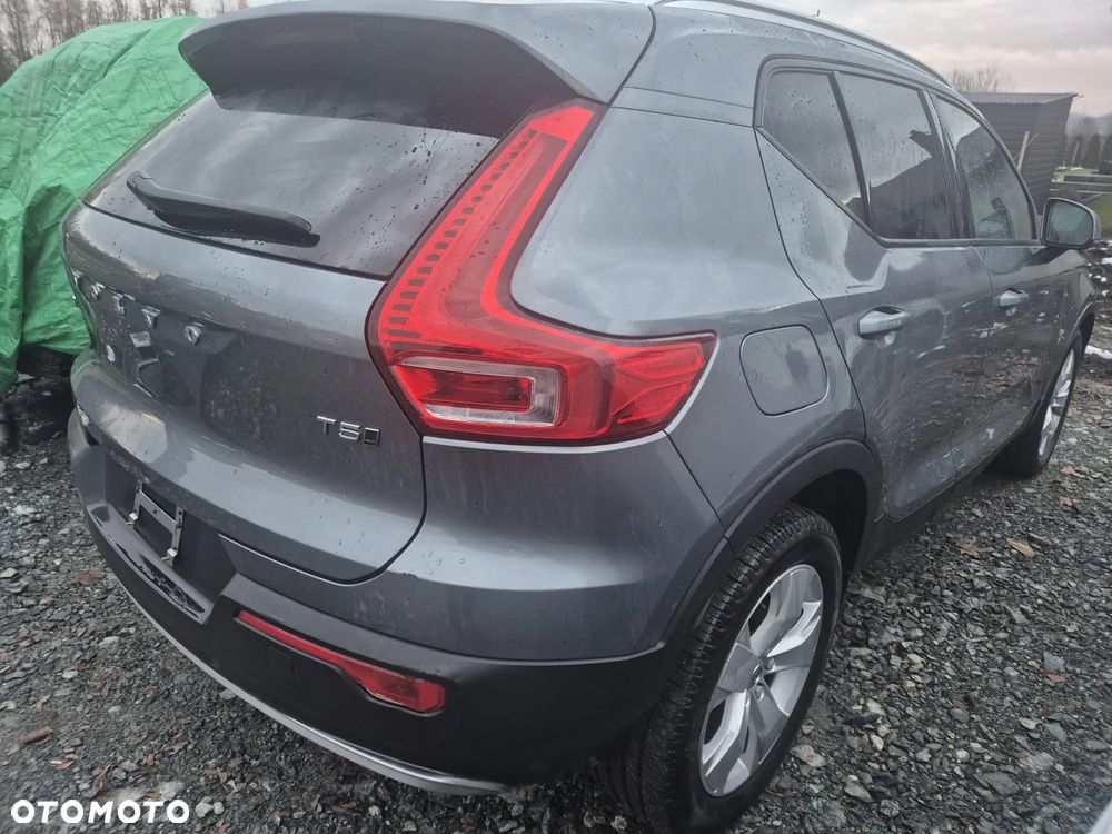 Volvo XC 40 T5 AWD Geartronic Momentum - 13