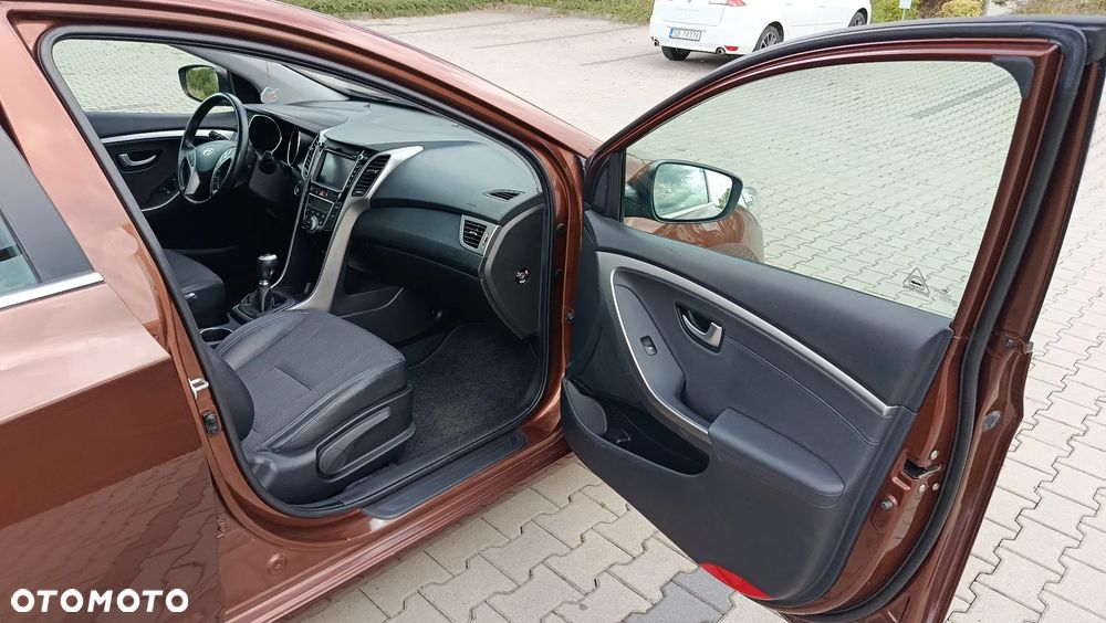 Hyundai i30 1.6 CRDi Classic + - 19
