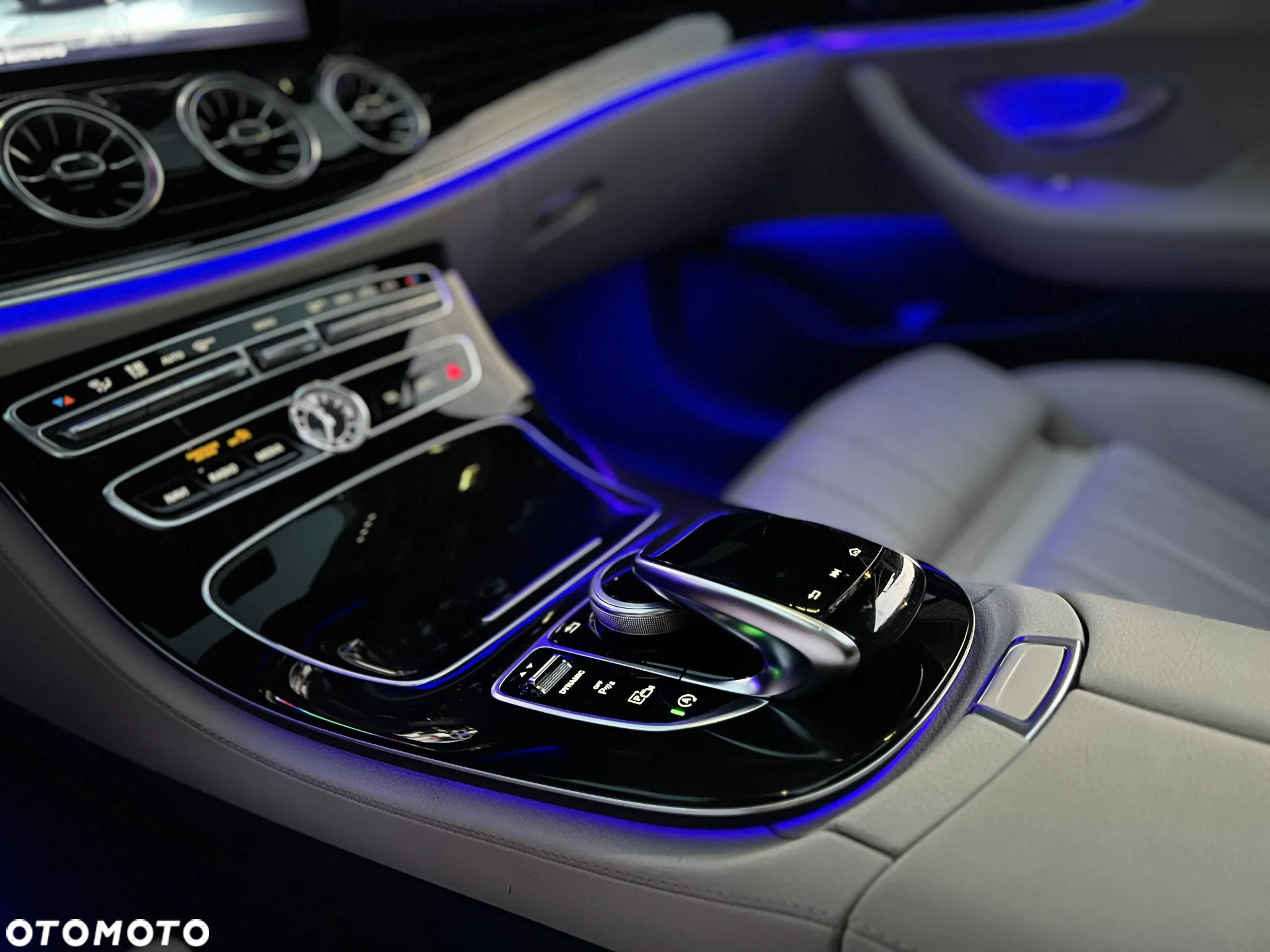 Mercedes-Benz Klasa E 220 d Coupe 9G-TRONIC - 13