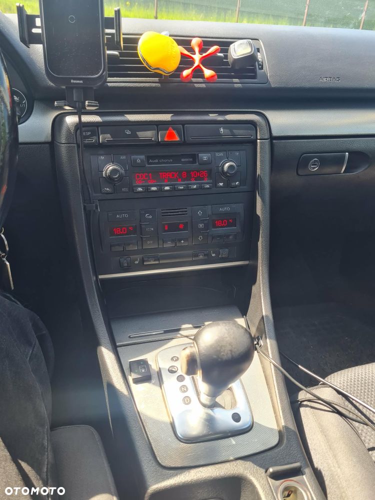 Audi A4 Limousine - 11