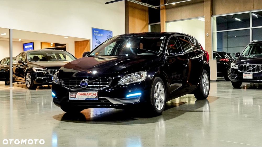 Volvo V60 D4 Drive-E Momentum - 1