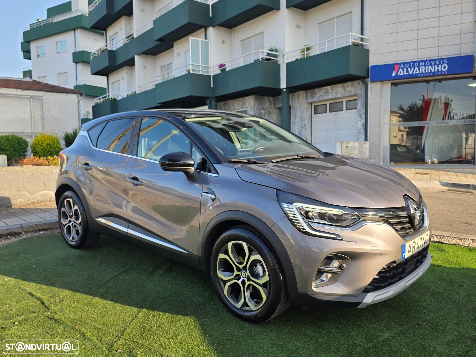 Renault Captur 1.0 TCe Exclusive - 1
