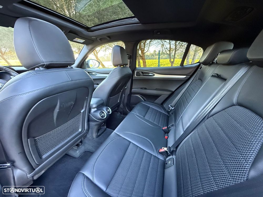 Alfa Romeo Stelvio 2.2 D Sprint Q4 AT8 - 27