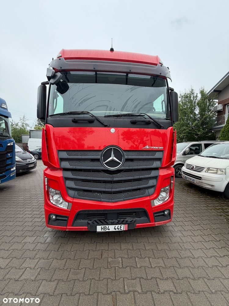 Mercedes-Benz 1842 - 2