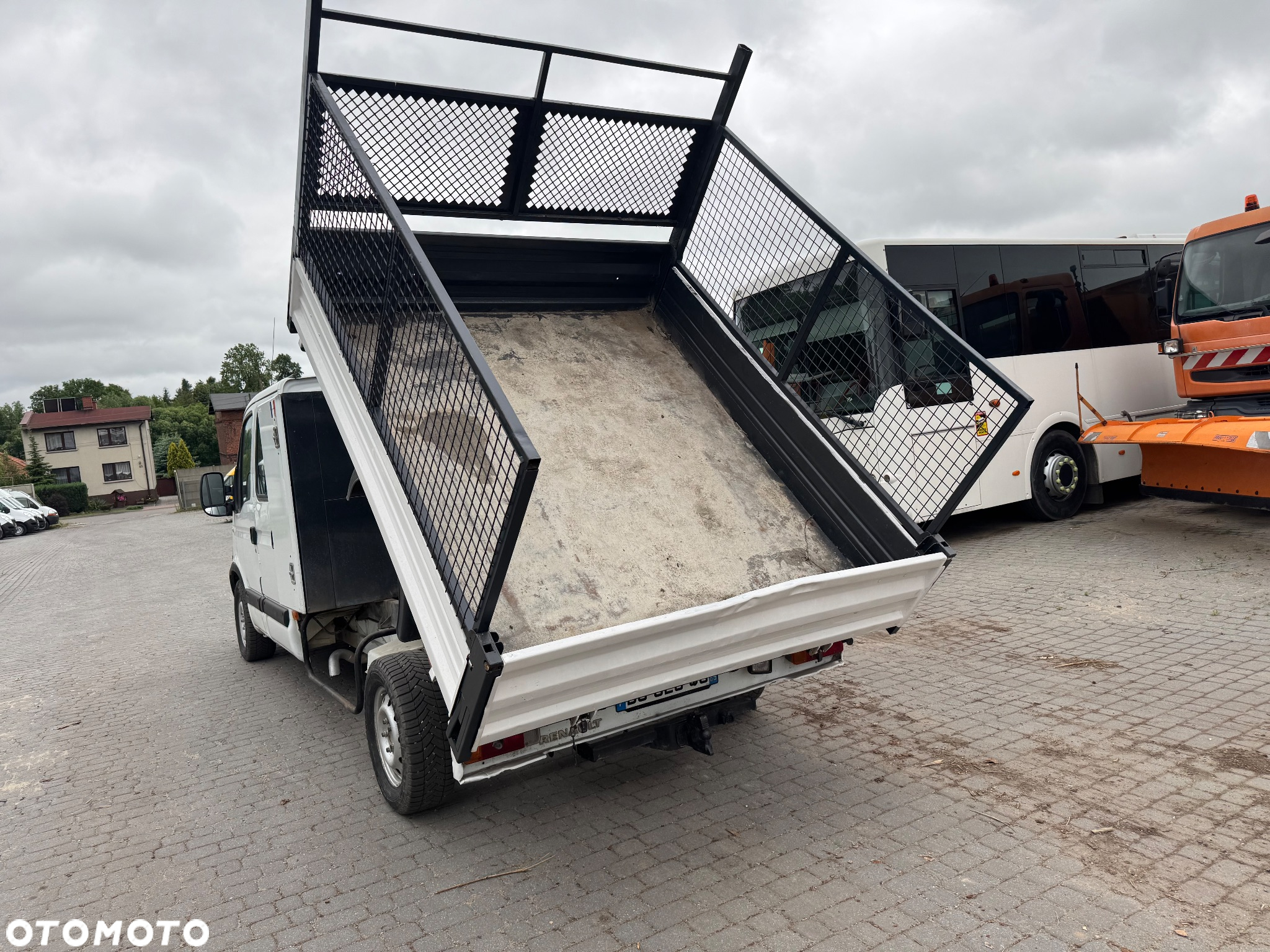 Renault Master 2009 r. Wywrotka Kiper Brygadówka 7 Osobowy Dubelkabina Dobelkabina Wywrot Doka - 7