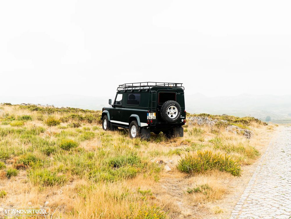 Land Rover Defender - 6