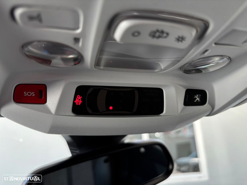 Peugeot 3008 PureTech 130 Stop & Start GPF EAT8 Allure Pack - 19