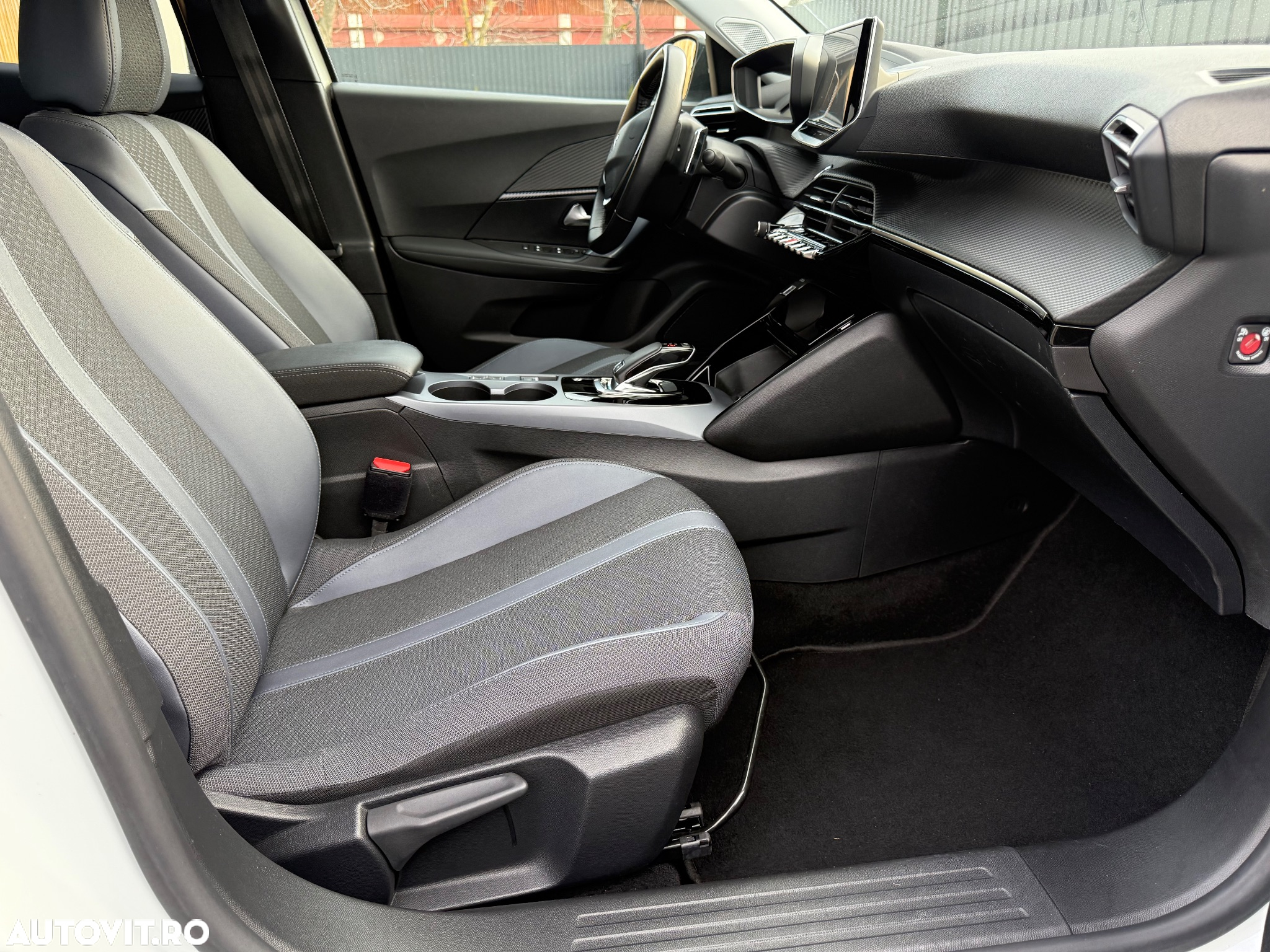 Peugeot 2008 1.5 BlueHDI 130 S&S EAT8 Allure - 19