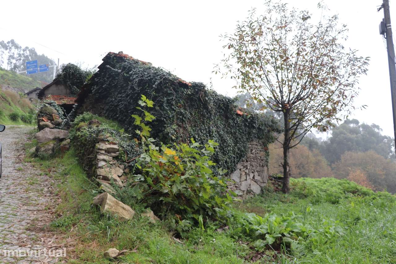 Moradia para Restaurar T2 Venda em Unhão e Lordelo,Felgueiras - Grande imagem: 2/12