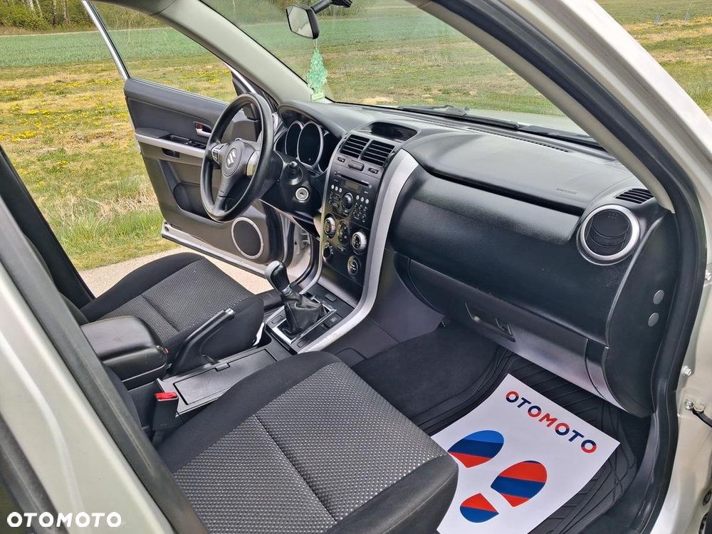 Suzuki Grand Vitara 2.0 - 25
