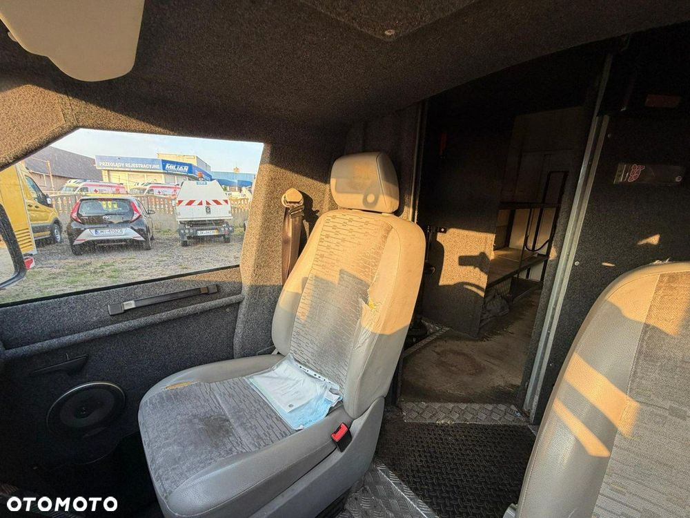 Volkswagen Transporter - 11