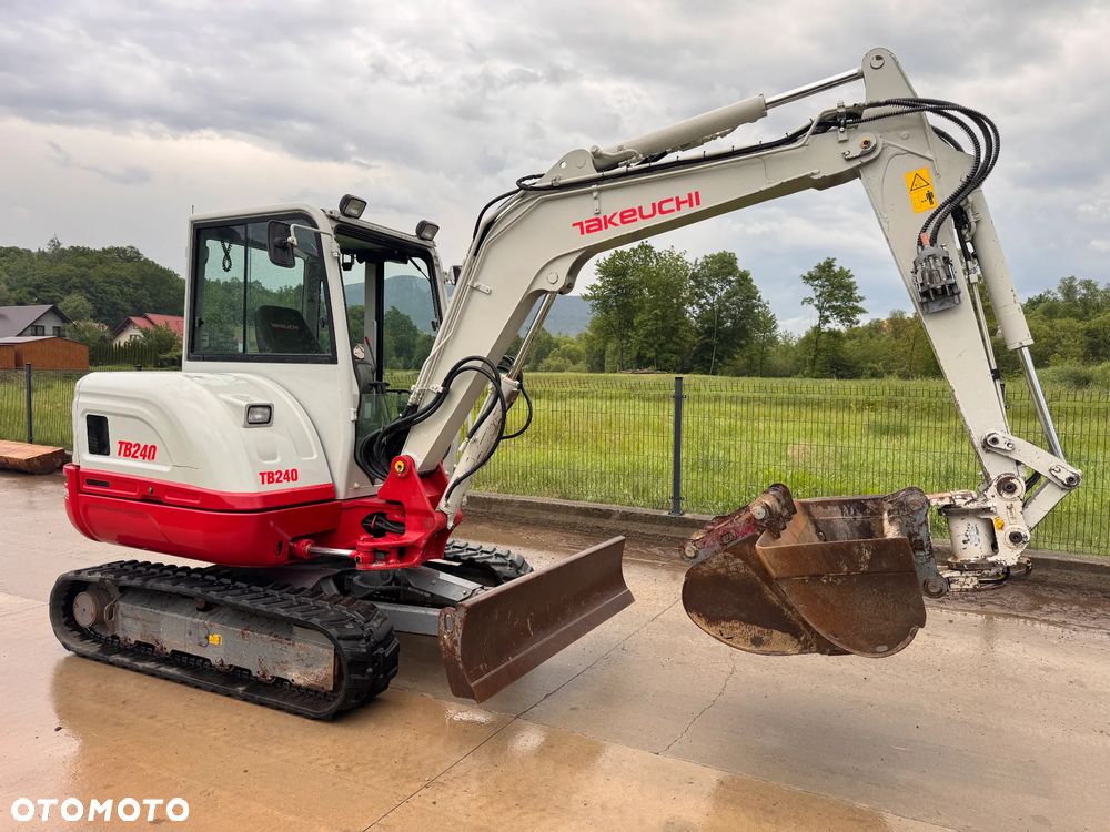 Takeuchi TB 240 - 9