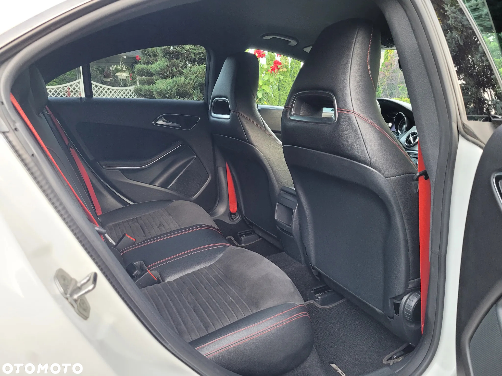 Mercedes-Benz CLA 200 7G-DCT AMG Line - 33