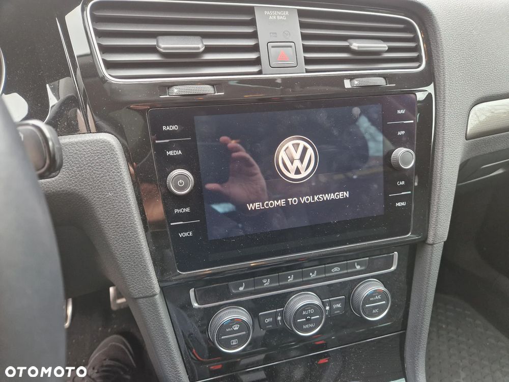 Volkswagen Golf - 31