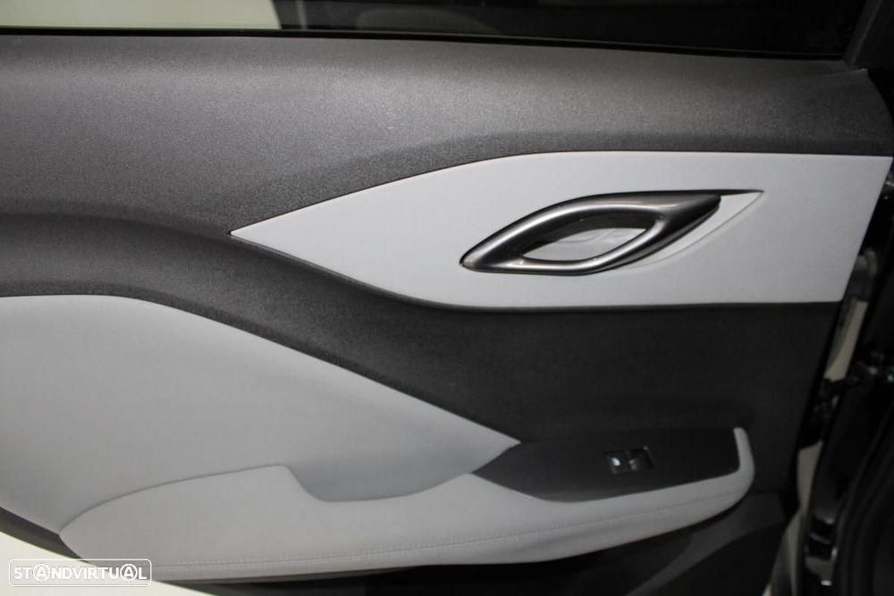 BYD Dolphin Surf 43.2 kWh Comfort - 13