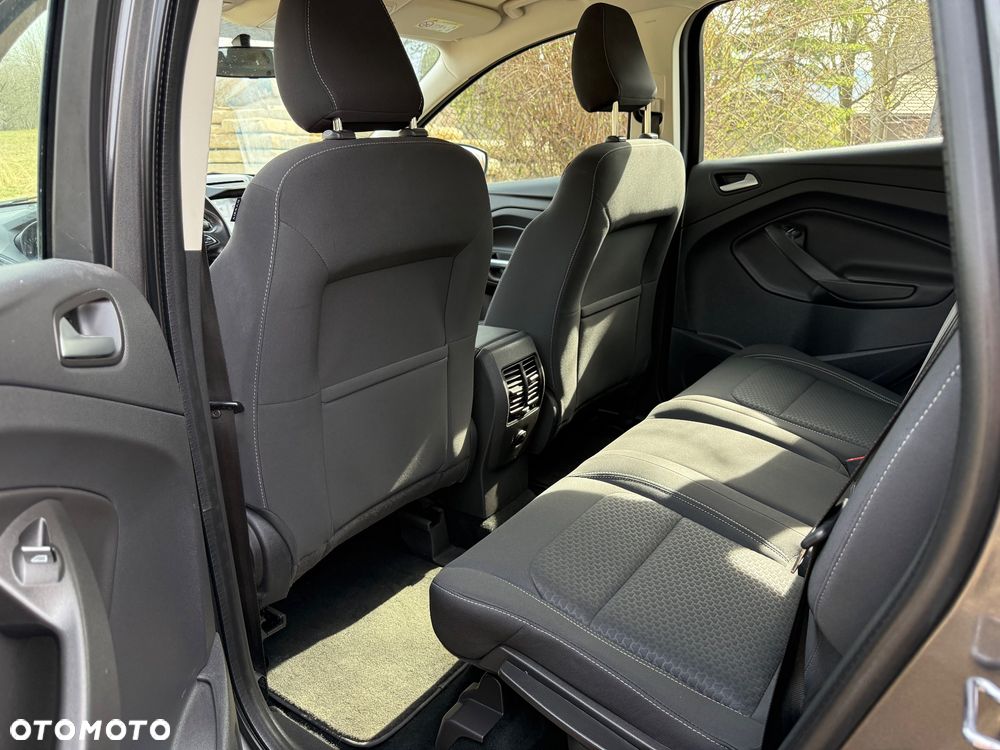 Ford Kuga - 10