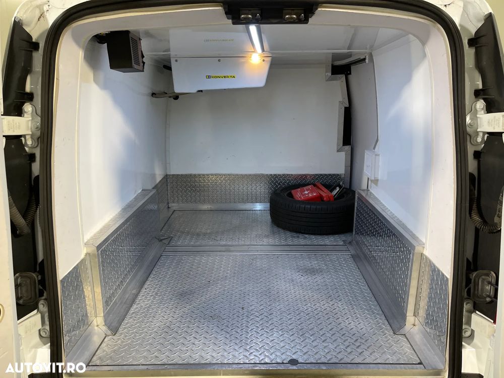 Ford Transit Connect - 8