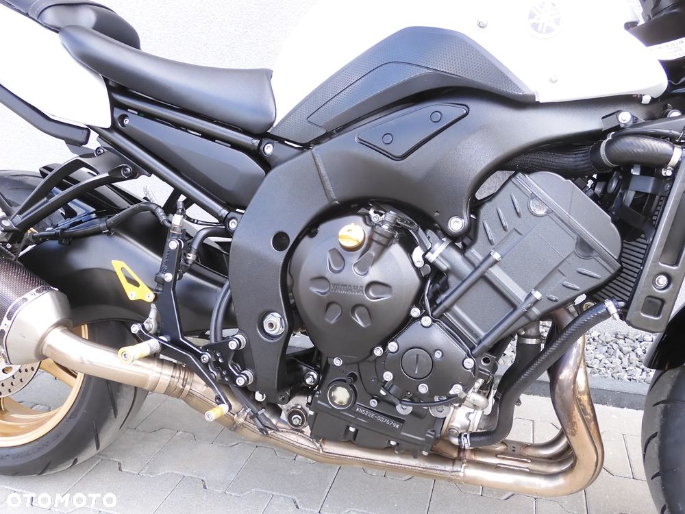 Yamaha FZ8 - 12