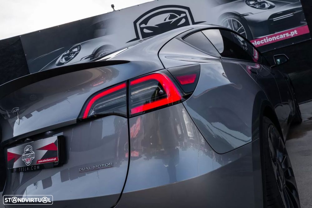 Tesla Model Y Performance Tração Integral — fotografia 11