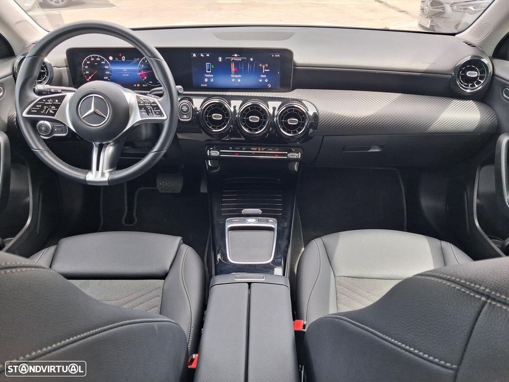 Mercedes-Benz A 200 Style Plus Aut. - 16