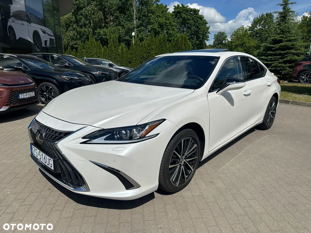 Lexus ES - 5