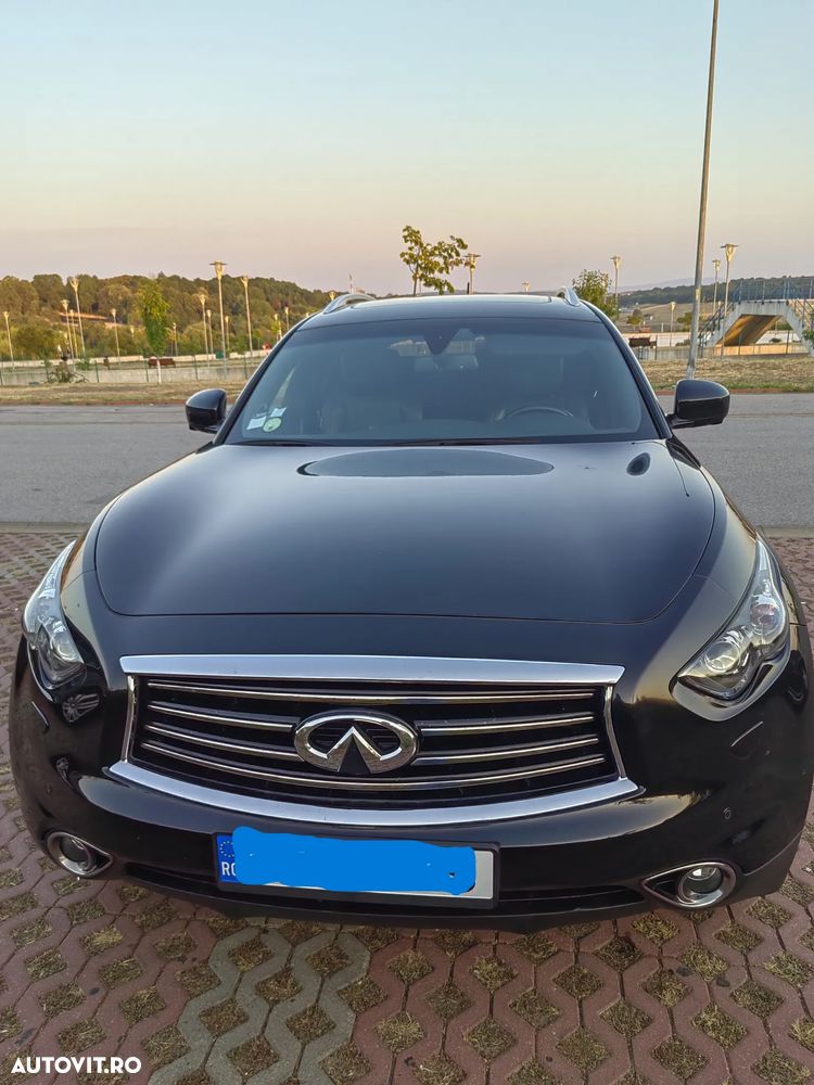 Infiniti Q70 - 15