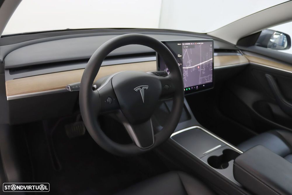 Tesla Model 3 - 3