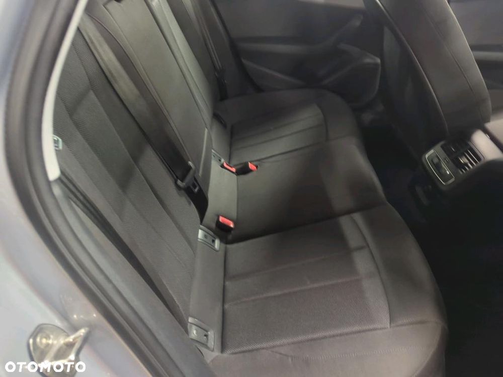 Audi A4 Limousine - 15